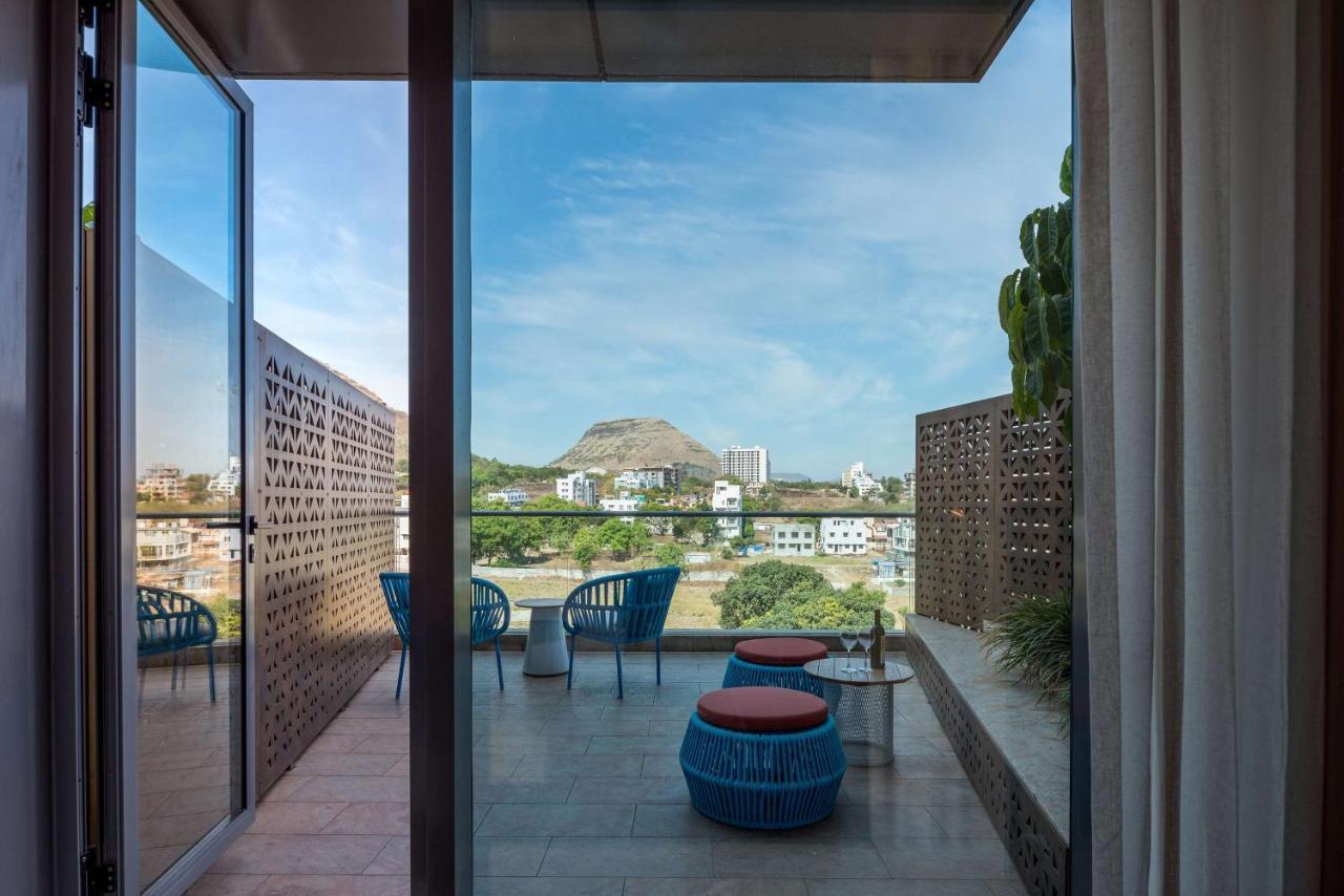 Radisson Blu Hotel & Spa, Nashik Exterior foto